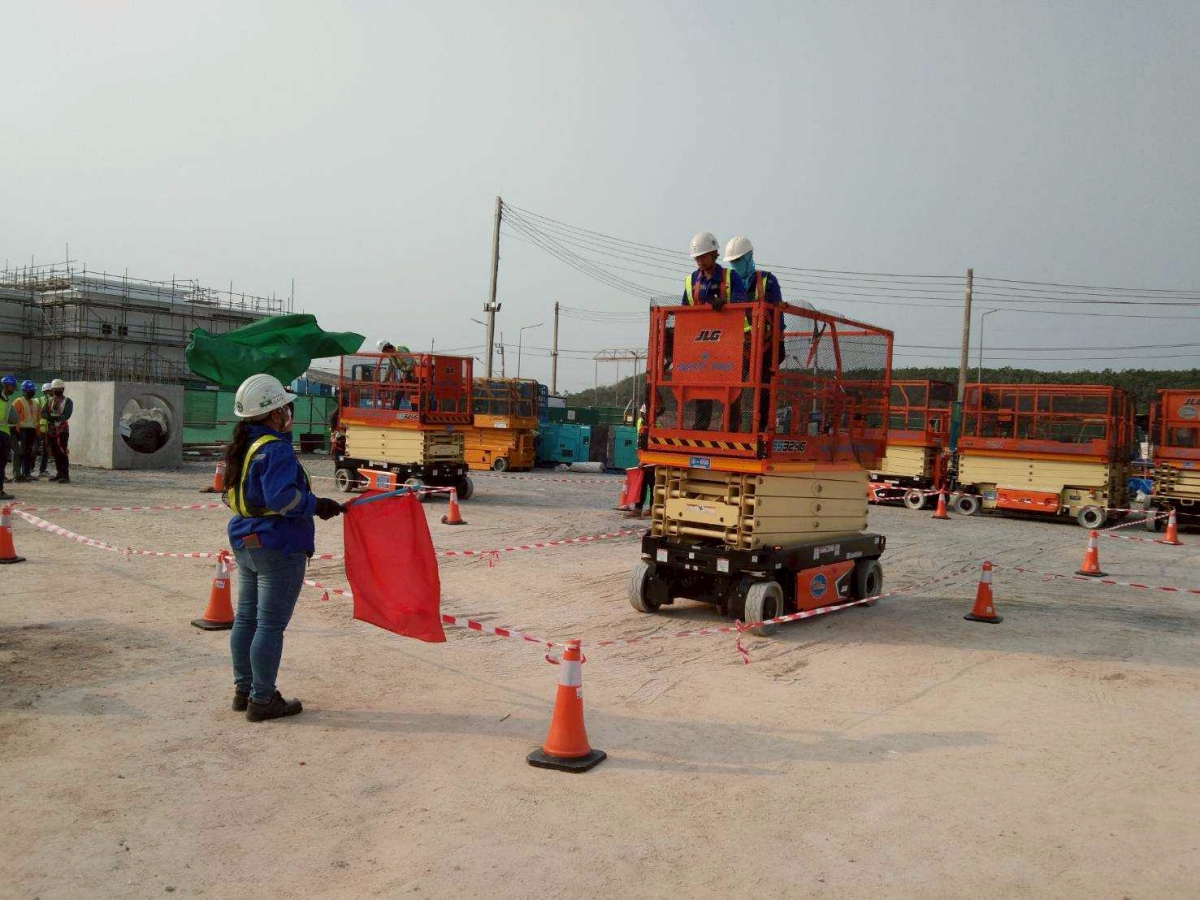 LINE_ALBUM_รถกระเช้า (ต่อ)_250828_12.jpg - หลักสูตรรถกระเช้า X-Lift และ Boom Lift